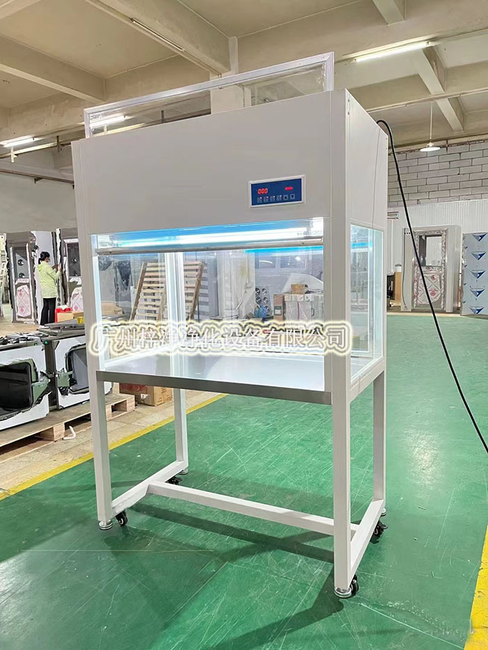 超凈工作臺通過高效過濾器提供單向或垂直單向氣流，形成局部潔凈區。